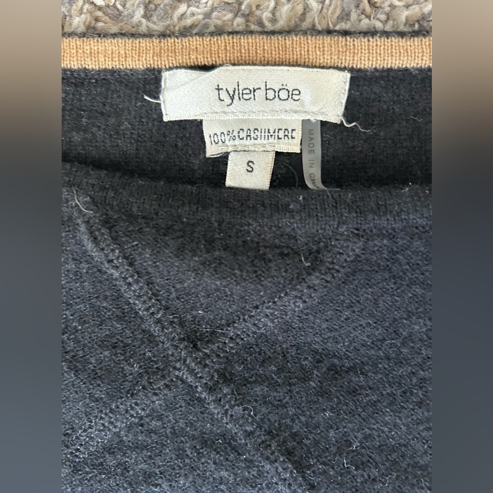 Tyler Boe 100% cashmere black capelet size small - Picture 5 of 10